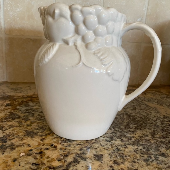 Beautiful white ceramic pitcher - Picture 4 of 6